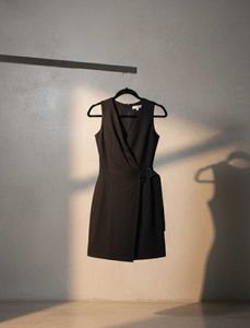 Chic Black Sleeveless Wrap Dress