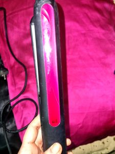 Almost New panasonic hair strightner