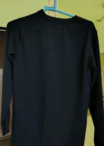 Black T-SHIRT