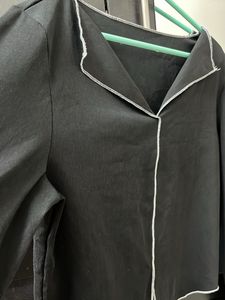 Price Drop❗️❗️Trendy Black top