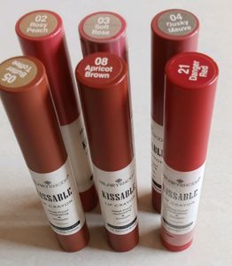 Hilary Rhoda Kissable Lip Crayon/Lipstick 💄