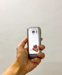 Selling samsung Phone