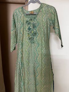 Elegant Green Embroidered Kurta