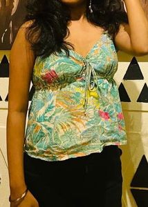 Floral Print Deep Neck Top