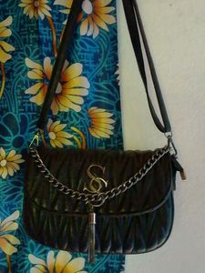 Chic Black Quilted Chain Bag