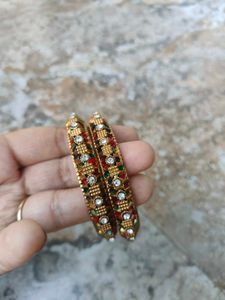 Vintage Style Gold Tone Bangle Set