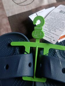 Navy Crocs Bay Platform Sandals - Women&#39;s Size 9