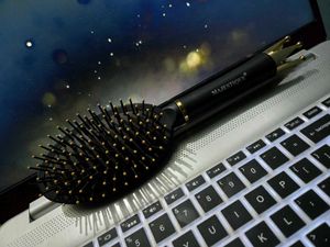 Majestique Royal Cushion HairBrush/HairComb