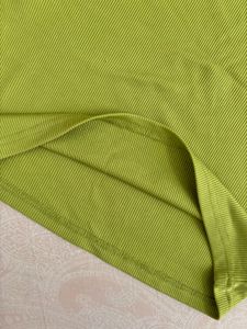 🌿 Urbanic Green Ribbed Crop Top - Size Medium 🌿