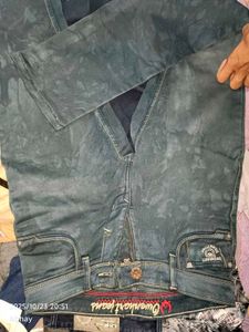 8 Item Declutter sale branded jeans shirts caps