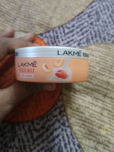 Lakme Peach Milk Moisturizer