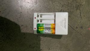 Samsung ES25 Digital Camera With Battery