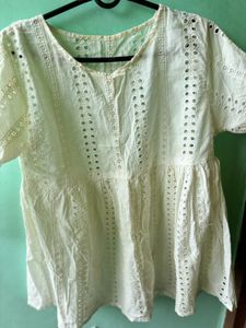 Casual white trendy top for u..🌸🌸