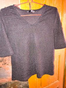 Elegant Black V-Neck Top