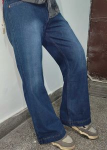 Levi Bootcut Pent For Men