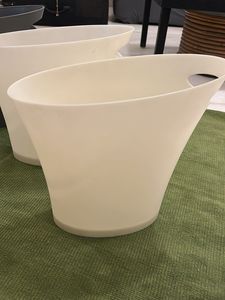 Dustbin / Trash can