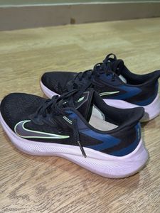 Nike Women Sports Shoes