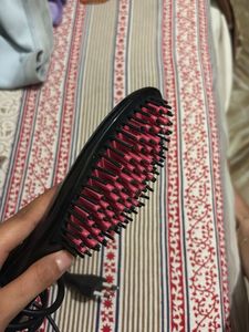 Vega Brush Hair Straightner
