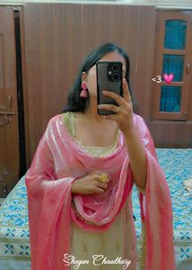 suit with pink dupatta