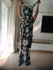 Fix price black Flower printed dungaree
