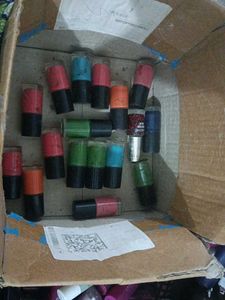 Nail Polish (17 Pc )