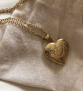 Heart openable locket in golden