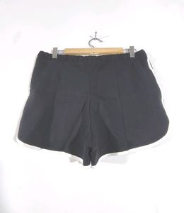 Black Short (Women&#39;s)
