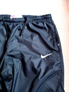 Nike Authentic Track