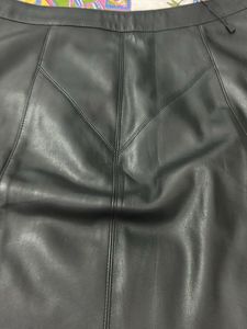 Chic Black Skirt