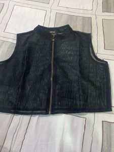 Chic Black Sleeveless Vest