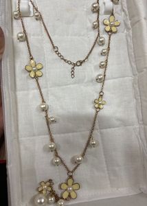 Elegant Pearl & Daisy Flower Layered Necklace