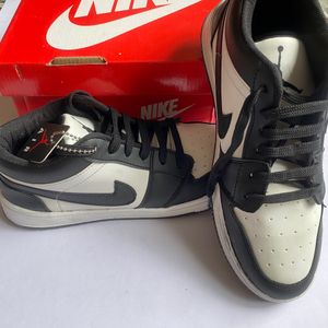 Nike Dunk Low Retro