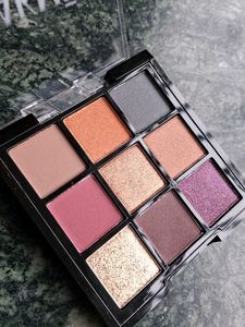 Lakme Ultimate Glam Eyeshadow Palette