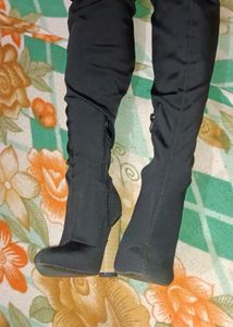 Stylish Black Thigh High Boots