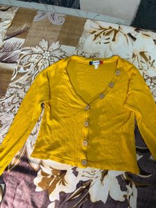 Deep Neck Yellow Crop Top⭐️