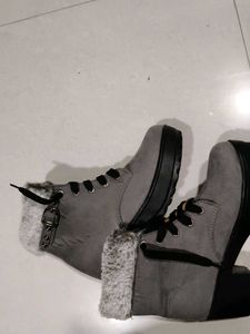 Grey Fur Trim Boots