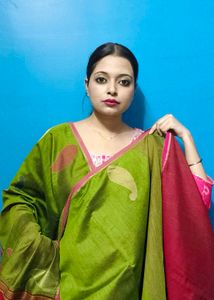 Handloom Elegant Green &amp; Pink Saree