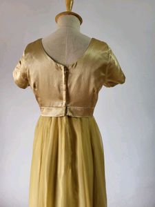 Elegant Gold 🪙 Gown