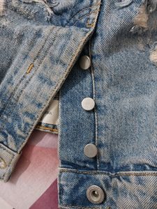 ❗️Price Drop❗️Bershka Damaged Shorts.