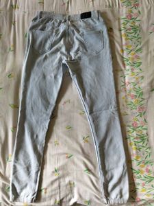 Women&#39;s Faded Blue Jeggings