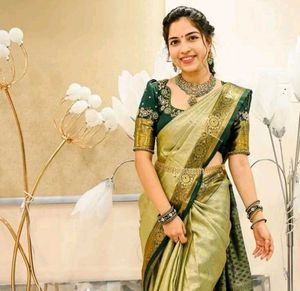 Elegant Gold &amp; Green Kanjivaram Saree