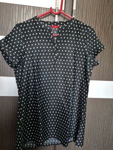 Like NEW W Black  top