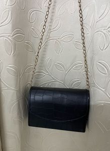 Textured Structured Strappy Chain Shoulder Bag