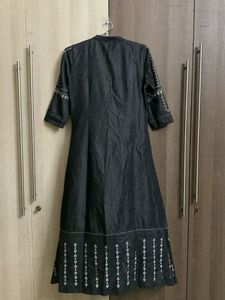 Black Aline Kurthi With Thread Work