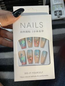 DIY Press On Nails - Floral Design