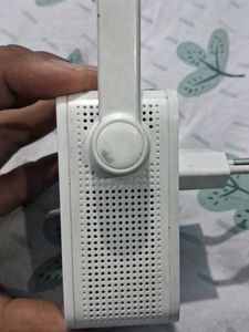 TP LINK WIFI EXTENDER RE305 AC1200