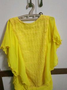 Sunshine lace top ✨