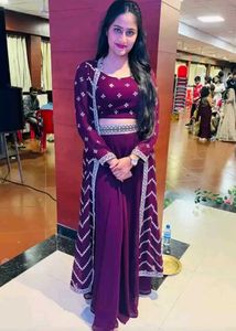 Branded Purple Top Skirt Coard Set With Shurg