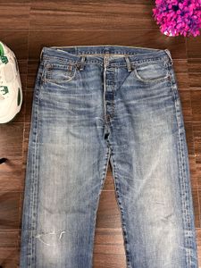 Authentic Levi&#39;s 501 Jeans