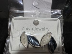 Leaf Design Stud Earrings - Silver and Black